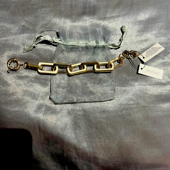 Chico’s White Enamel Collection - Picture 1 of 4